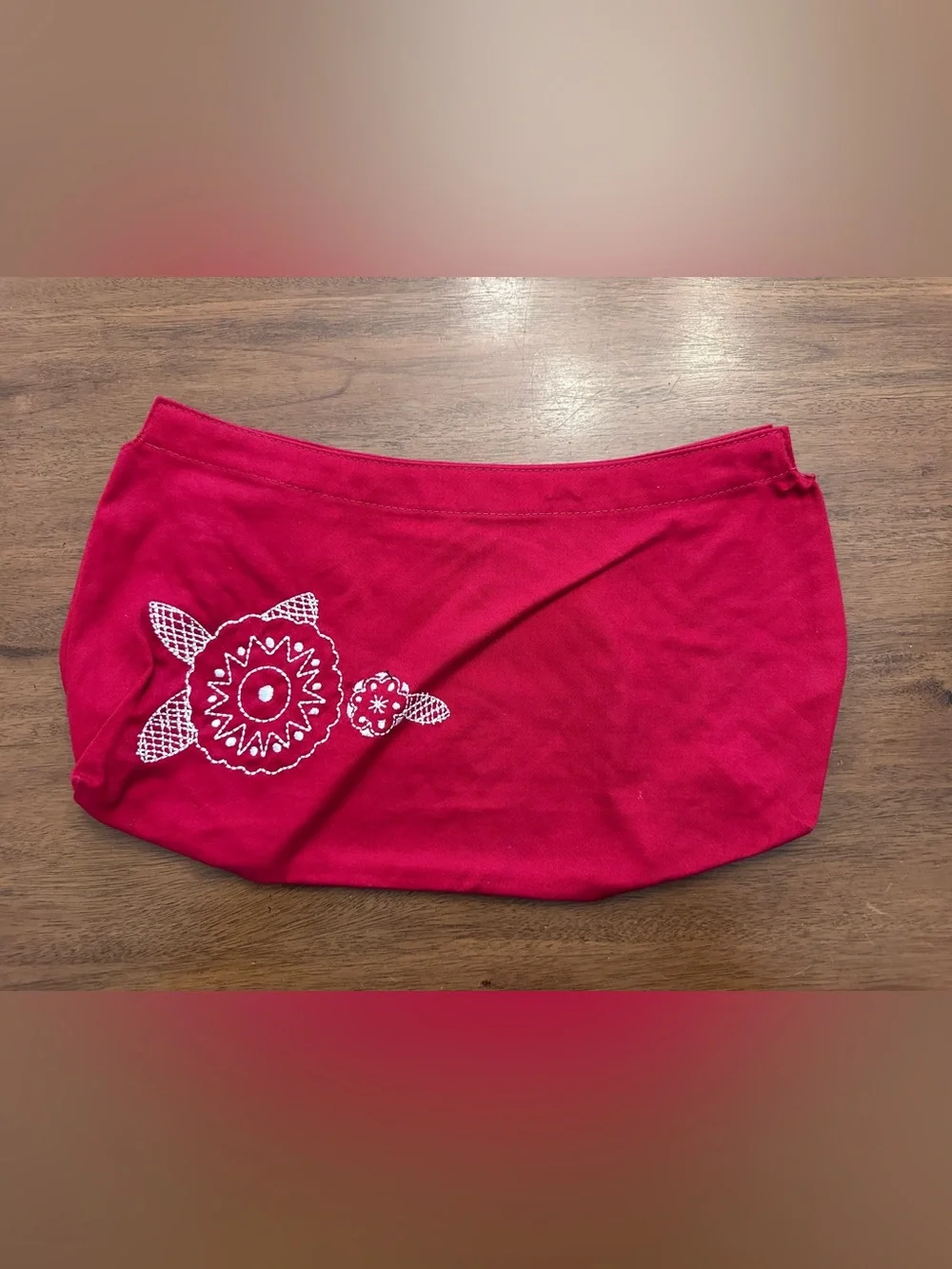 thirty-one Red Purse Skirt with White Embroidered Detail